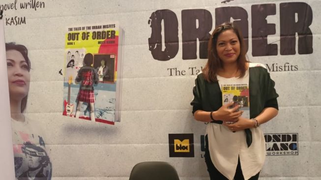 Meita Kasim Ungkap Sisi Kelam Musik Era 90'an di Novel Out Of Order