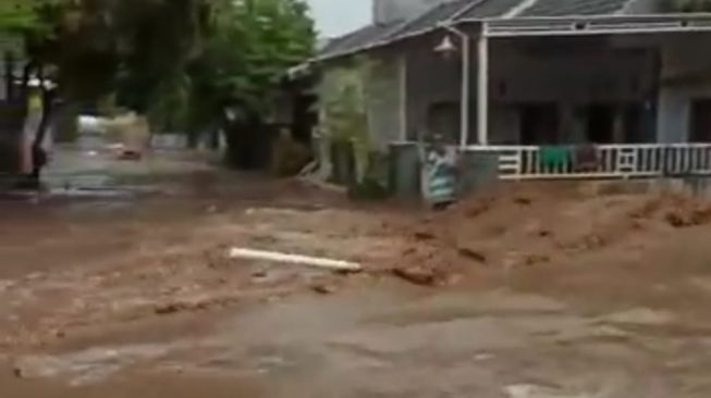 Total 3 Orang Meninggal Dunia Dalam Bencana Banjir Bandang di Jember