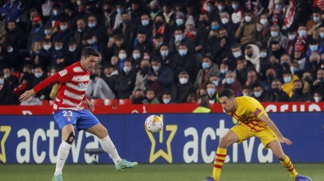 Diimbangi Granada 1-1, Barcelona Kian Jauh Tertinggal Dari Real Madrid