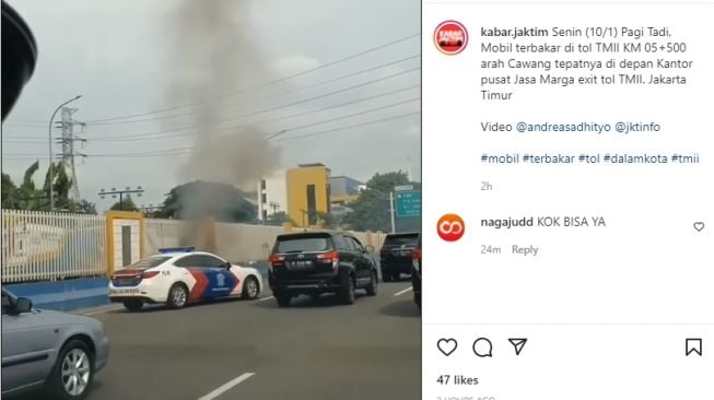 Viral video mobil jenis Ford Fiesta terbakar di kawasan Tol TMII KM 50+500 arah Cawang. (Instagram)