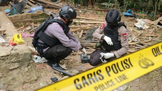 Ledakan Rumah Tewaskan Satu Korban di Cimanggu Pandeglang Diduga Berasal Dari Bom