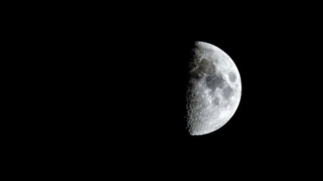 Ilustrasi cara buat moon phase yang ramai di tiktok (Pixabay)