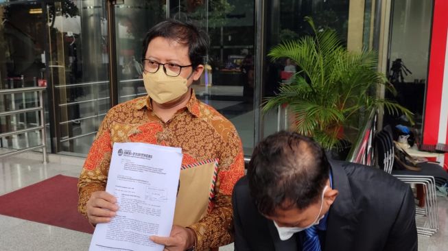 Bicara Pelaporan Gibran dan Kaesang, Ubedilah Badrun Bawa Dokumen Tambahan ke KPK