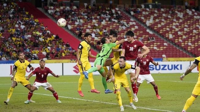 Elkan Baggott saat mencetak gol ke gawang Malaysia di Piala AFF 2020 (@elkanbaggott)
