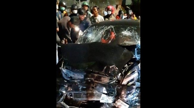 Kronologi Massa Amuk Mobil Pelaku Tabrak Lari di Jakarta Barat