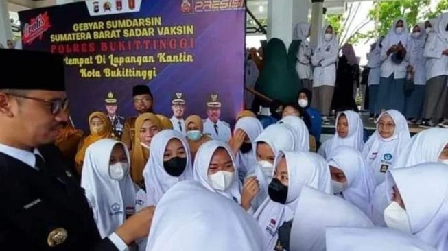 Hore, Pelajar SMA di Bukittinggi Dibebaskan dari Iuran Komite Sekolah