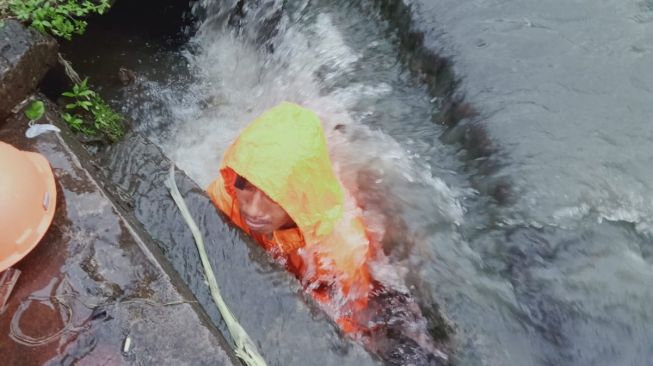 Banjir di Kuta Utara Bali, Jalan Perumahan Mirip Sungai Dengan Arus Deras