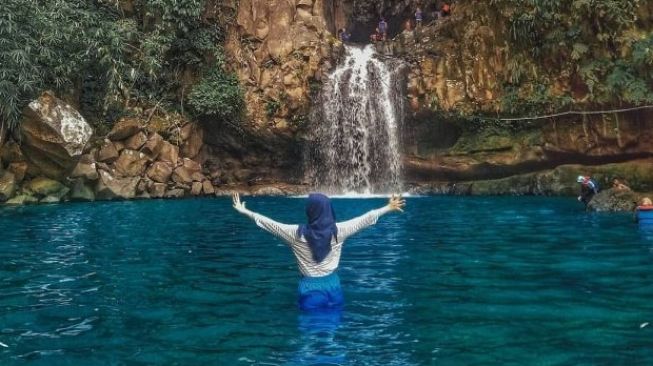 Eksotisme Curug Cikuluwung, Wisata Alam Pemikat Hati di Bogor