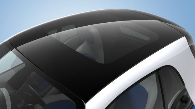 Sunroof Webasto diterapkan di mobil Smart for Two Daimler [webasto-group.com].