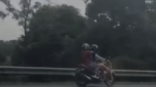 Video Motor Melenggang di Tol Jakarta-Cikampek, Warganet Kebingungan