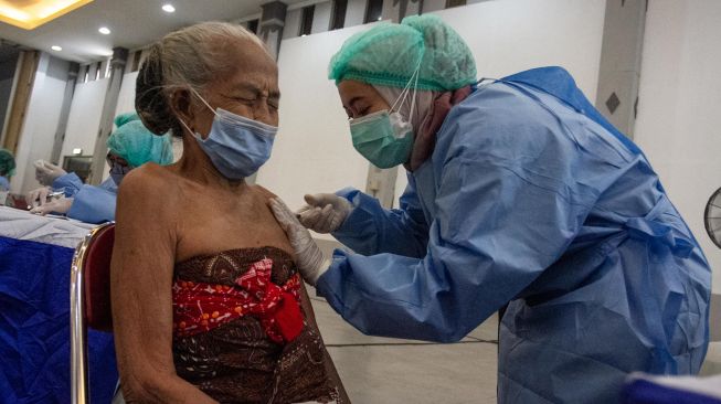 Target 8 Juta, 2.200 Orang Di Jakarta Sudah Disuntik Vaksin Booster Dalam Dua Hari