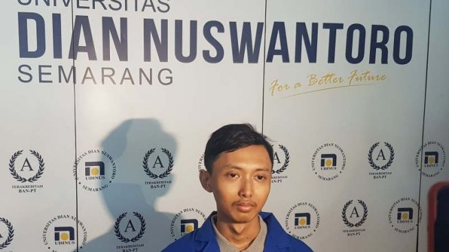 Mahasiswa di Semarang Raup Untung Miliaran dari Foto Selfie