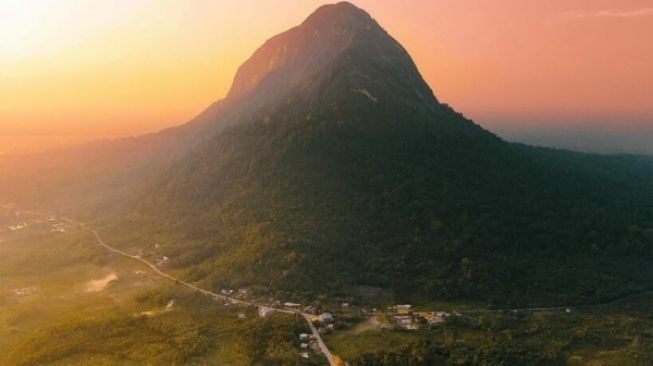 Intip Pesona Bukit Kelam di Sintang, Akses yang Cukup Mudah Dijangkau Hingga Miliki Keanekaragaman Hayati