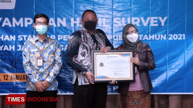 Kota Tegal Terima Penghargaan Standar Pelayanan Publik Tahun 2021