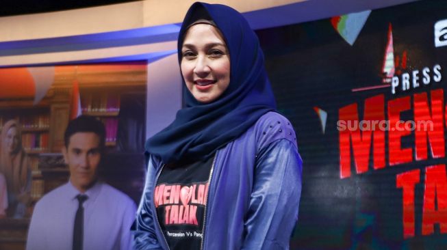 Mantan Suaminya Diduga Terlibat Kasus Penembakan, Dina Lorenza justru Bersyukur?