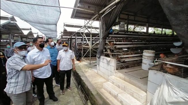 Kunjungi Peternakan Ayam Petelur di Pelosok Karanganyar, Kakorbinmas Polri: Punya Prospek Besar!
