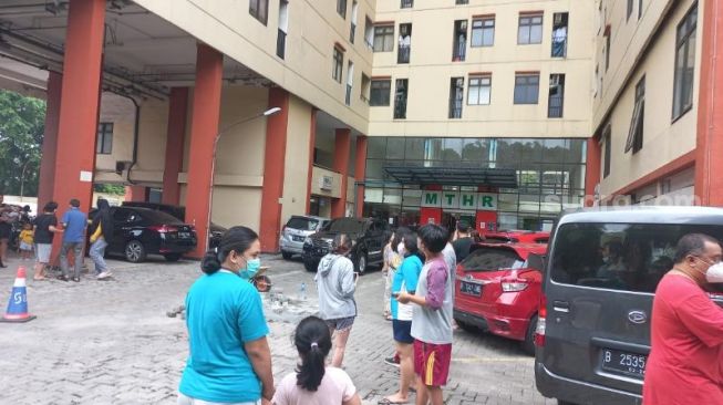 Gempa Terasa sampai Jakarta, Penghuni Apartemen MT Haryono Berhamburan Keluar: Keras Guncangannya