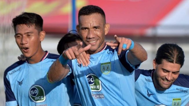 Pemain Persela Lamongan saat merayakan gol [Foto: ANTARA]