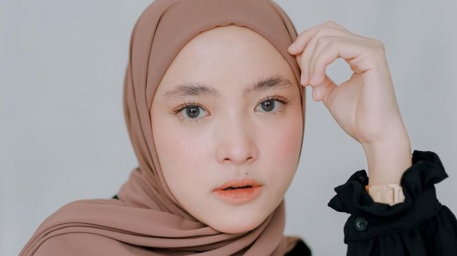 Nissa Sabyan Video Call Minta Disemangati Penggemar, Warganet Singgung Karma
