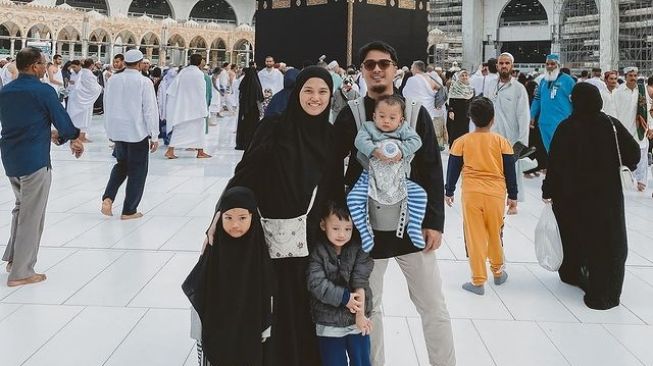 Potret Mesra Ricky Harun dan Herfiza. (Instagram/rickyharun)