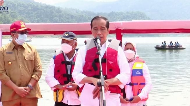 Resmikan Bendungan Bintang Bano, Jokowi Sebut 57 Waduk Ditarget Selesai Pada 2024