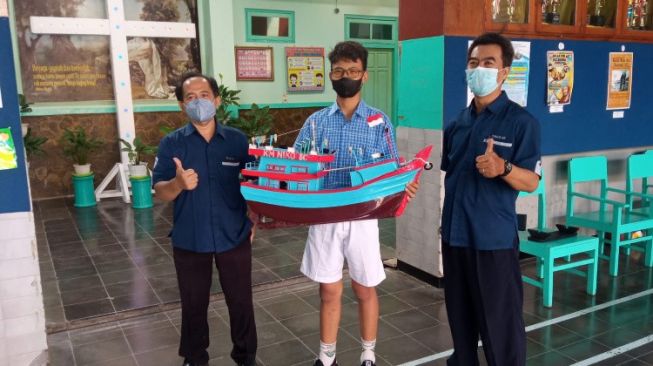 Kreatif, Siswa SMP Pius Cilacap Sulap Kayu dan Kaleng Bekas Jadi Miniatur K