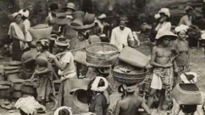 Pembagian Pasaran dalam Pasar Tradisional Jawa