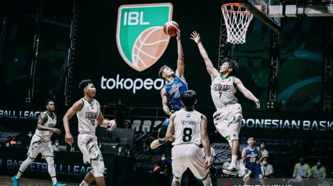 Prawira Bandung Kalahkan Pacific Caesar Surabaya di Laga Pembuka IBL 2022