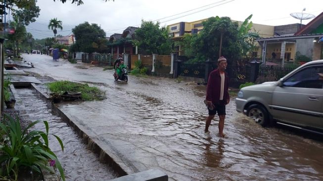 Hujan Lebat, Pagar Alam Terendam Banjir dan Diterjang Longsor