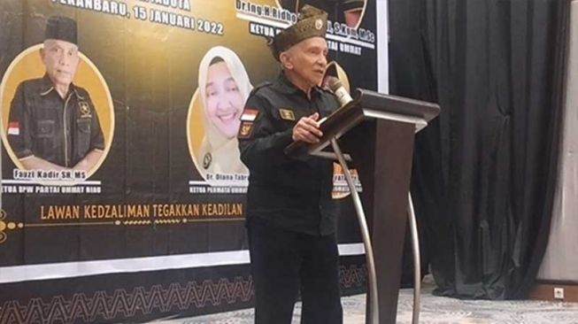 Ketua Majelis Syuro Partai Ummat, Amien Rais melantik DPW Partai Ummat Riau dan DPW Permata Ummat Riau. [Bagus Pribadi/Riauonline]