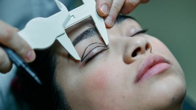 Sebelum Menjalani Prosedur Lasik Mata, Ketahui Dulu Manfaat, Prosedur, dan Risikonya