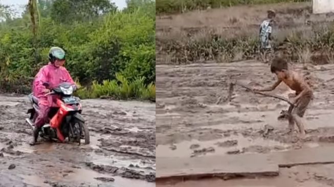 Jalanan Rusak dan Penuh Lumpur, Anak-anak SD Bantu Pemotor Melintas dengan Cangkul Jalan dan Pasang Papan