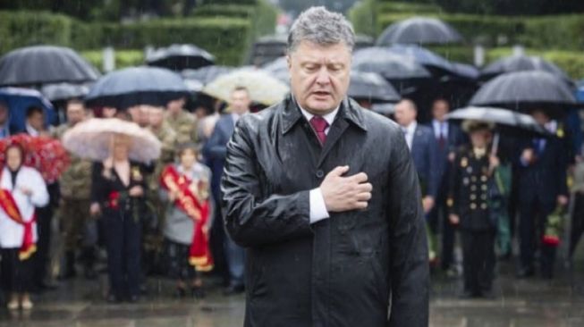 Mantan Presiden Ukraina Petro Poroshenko Tiba di Kyiv untuk Hadapi Tuntutan Makar