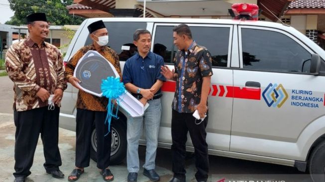 PT KBI Serahkan Bantuan Berupa Ambulans di Cirebon