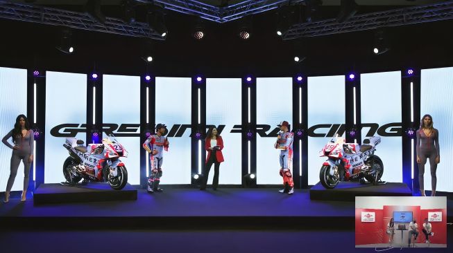 Acara launching tim MotoGP Gresini Racing, dengan Enea Bastianini dengan nomor 23 dan Fabio Di Giannantonio dengan nomor 49 bersama Ducati Desmosedici masing-masing [Federal Oil].