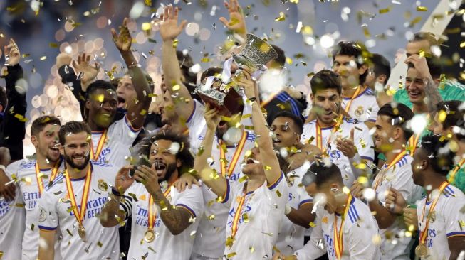 Real Madrid juara Piala Super Spanyol usai mengalahkan Athletic Bilbao 2-0, Senin (17/1/2022). (Foto: AFP)