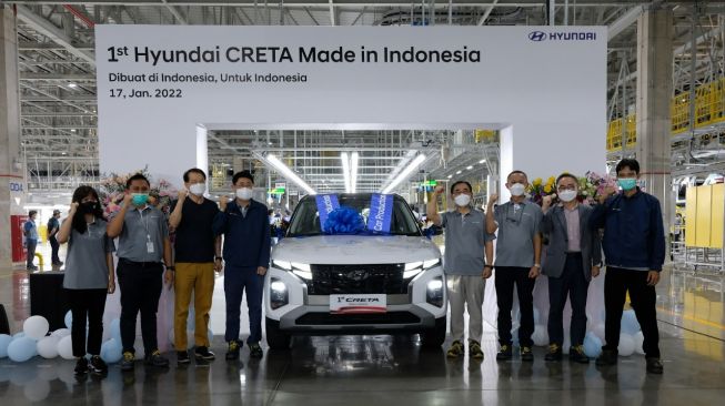 Perayaan produksi pertama Hyundai Creta di di pabrik manufaktur Hyundai Motor Cikarang, Jawa Barat, Senin (17/1/2022). [Dok Hyundai Motor Manufacturing Indonesia]
