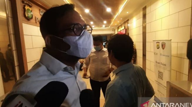 Sempat Menolak Dijemput Paksa, Haris Azhar Tiba di Polda Metro Jaya