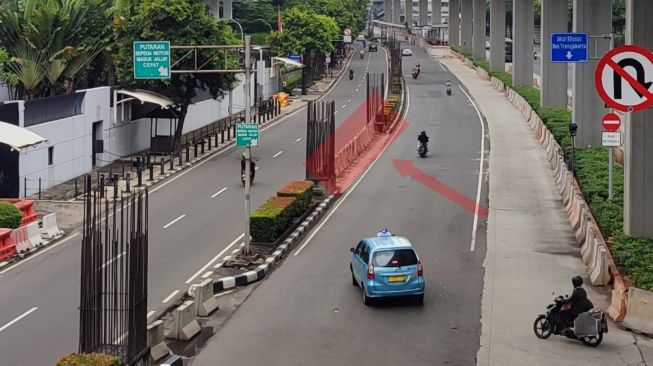 Penyekatan Jalan di Rasuna Said Bikin Sulit Ambulans Bawa Pasien ke 2 Rumah Sakit, Pengamat: Gak Boleh Dibuat Begitu