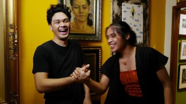 Kemesraan Mikha Angelo dan Gregoria Mariska. (Instagram/mikha97)