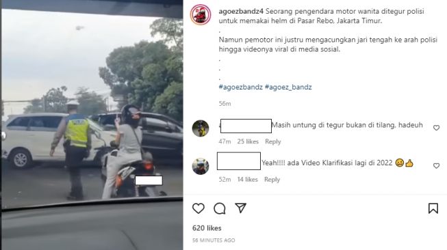 Pemotor acungkan jari tengah ke arah polisi(Instagram)