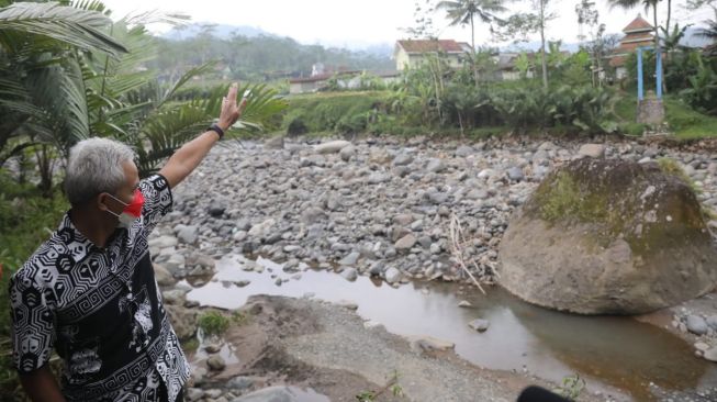 Jembatan Pengubung Desa Jebenplampitan-Larangan Rusak, Gubernur Ganjar Merasa Bersalah