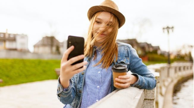 5 Fakta Menarik Tentang Orang Yang Hobi Foto Selfie