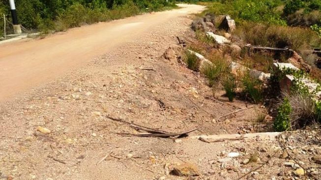 Bahaya Mengintai di Ruas Jalan Parit 9 Karimun, Ambles dan Rusak