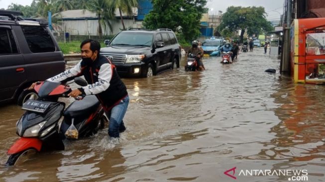 18 Titik Banjir di Kecamatan Benda Diduga Akibat Saluran Tol JORR II, Warga Desak Cepat Ditangani