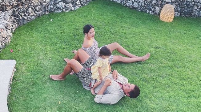 Zalina anak Raisa dan Hamish Daud. [Instagram/hamishdw]