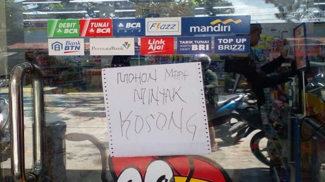 Ludes Diserbu Warga, Minimarket: Mohon Maaf Minyak Goreng Kosong