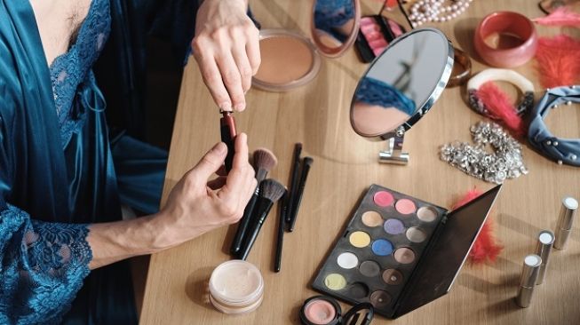 Yuk Tes Kepribadian Gaya Makeup, Bisa Ungkap Sifat Aslimu Lho!