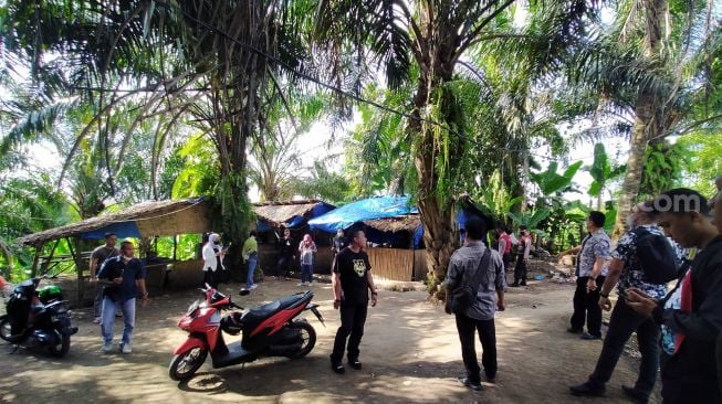 Polisi Obok-obok Gubuk Narkoba di Medan Tuntungan, Pemadat Kabur Lompat ke Sungai