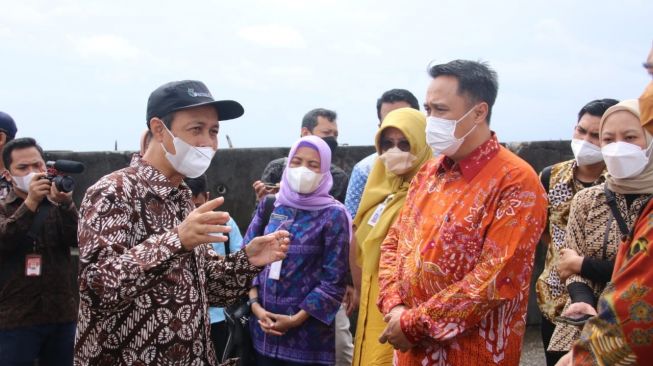 Tinjau Langsung Kondisi Tanjung Adikarto, Kemendagri Siap Jembatani Upaya Pembangunan Lanjutan